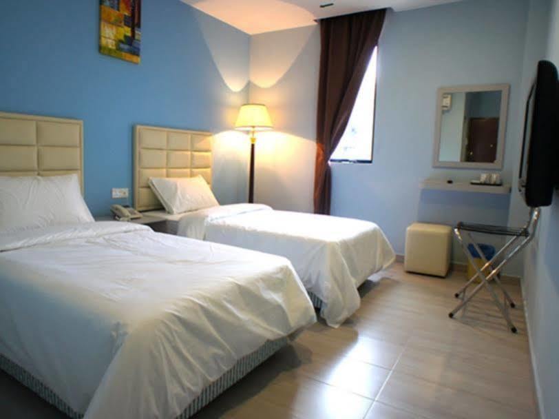 Zamburger Bukit Indah Hotel 3*